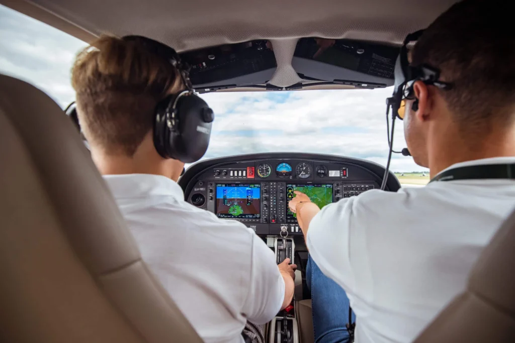 Piloto comercial de avión con H.V.I.